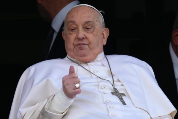 Pope Francis returns to the Vatican after the first appearance from the hospitalization of February 14 Pope Francis returns to the Vatican after the first appearance from the hospitalization of February 14