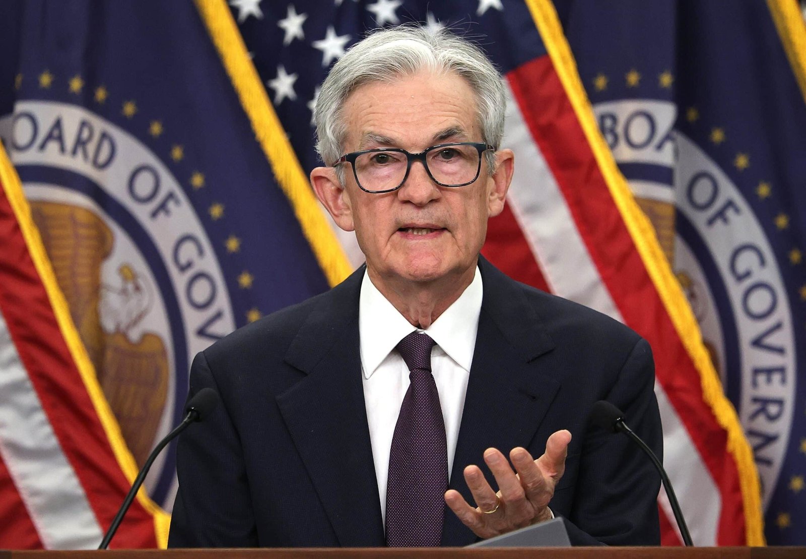 Fed has stable interest rates, challenging Trump