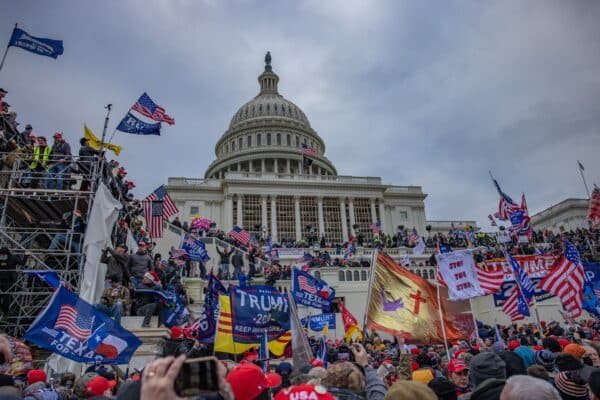 For former FBI agent forgiven by Trump for charges of January 6 that now serve in the Department of Justice: Fuentes Photo: Storm The Capitol