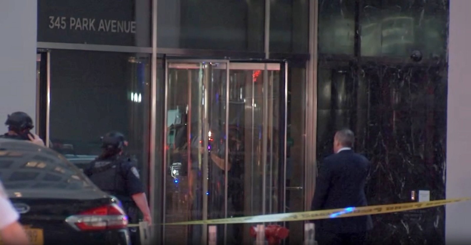 Witness recounts the building of the Midtown Manhattan office: "I sent a text message to my parents who loved them"