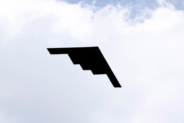 B-2 stealthy bombers flew to the Alaska base before the Trump-Poutin meeting: officials