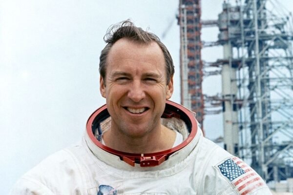 Jim Lovell, commander of the Apollo 13 mission, dies at 97