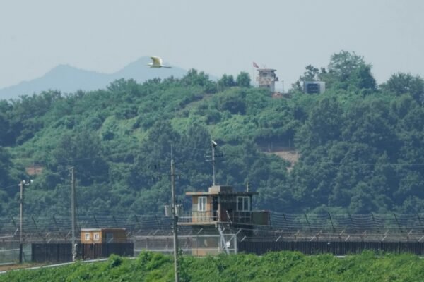 South Korea begins to eliminate speakers on the border of North Korea South Korea begins to eliminate speakers on the border of North Korea