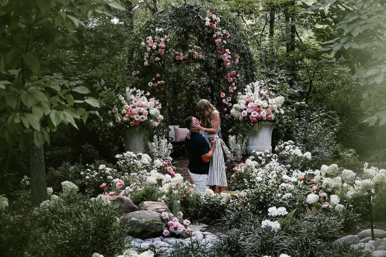 Taylor Swift and Travis Kelce announce the commitment